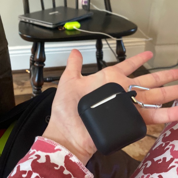 Airpods with airpods case